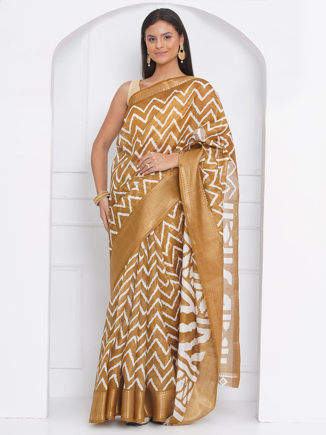 Cotton Silk Chevron Pattern Saree - Gold