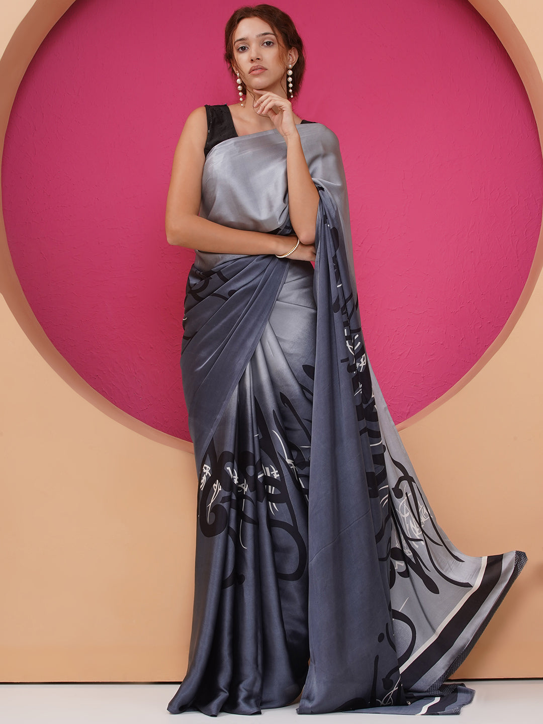 Graphic Printed Crepe-Silk Saree - Duel-Tone Grey