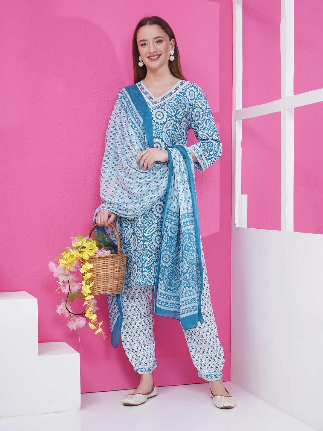 V-Neck Printed Motifs Suit - Blue & White
