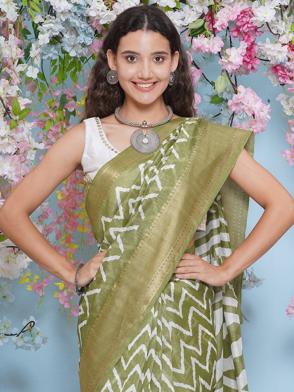 Cotton Silk Chevron Pattern Saree - Bottle Green