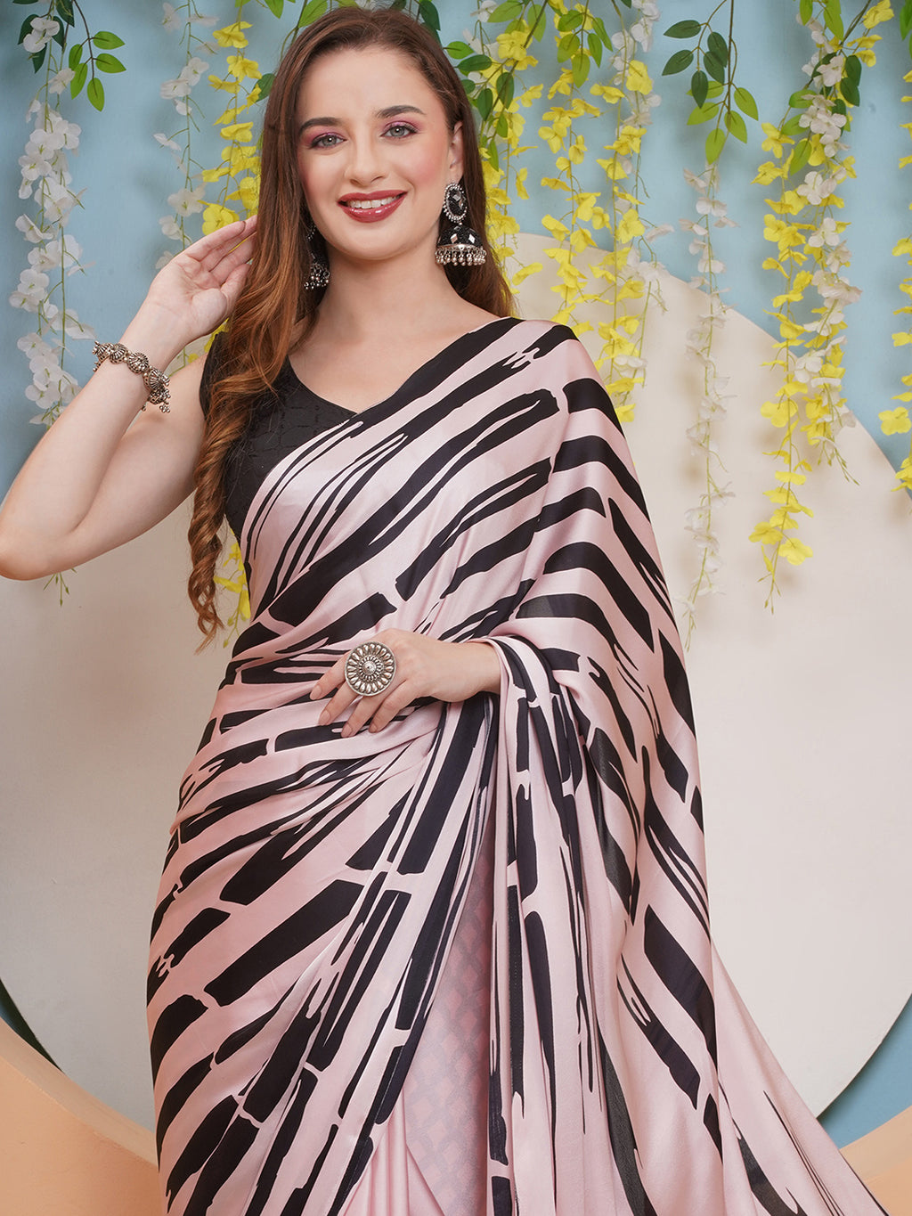 Graphic Print Crepe-Silk Saree - Peach & Black