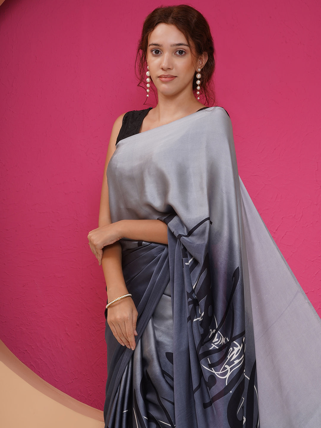 Graphic Printed Crepe-Silk Saree - Duel-Tone Grey