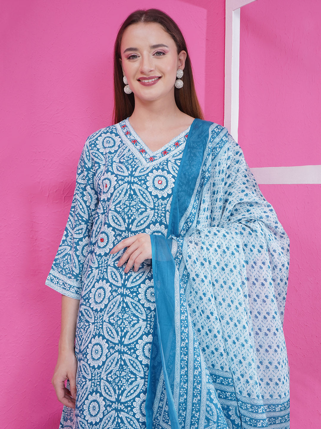 V-Neck Printed Motifs Suit - Blue & White