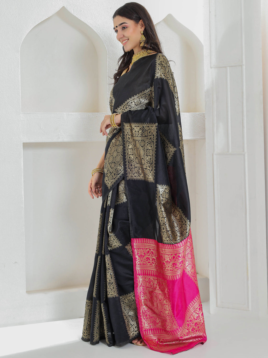 Silk Jacquard Zari Kanjeevaram Saree - Deep Black & Magenta Pink