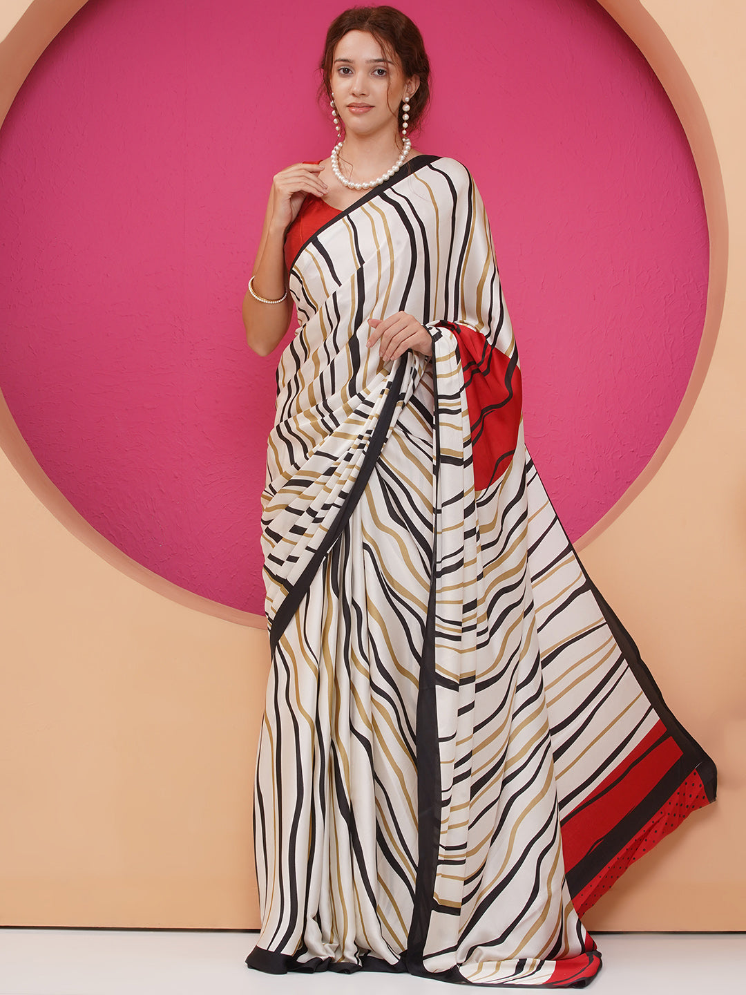 Graphic Printed Crepe-Silk Saree - Cream & Red