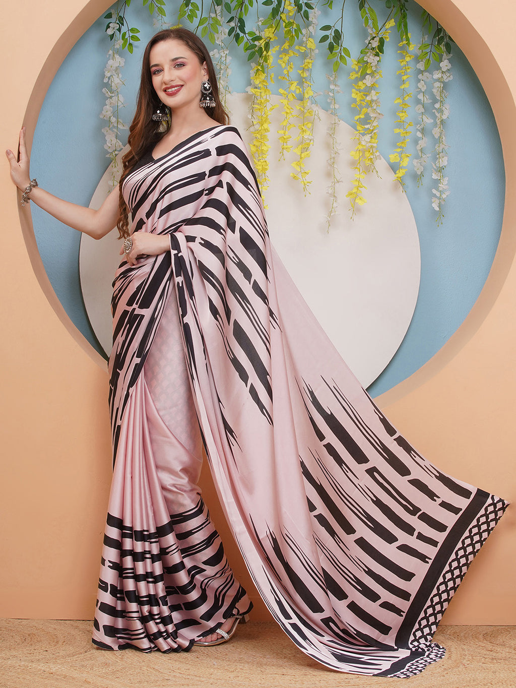 Graphic Print Crepe-Silk Saree - Peach & Black