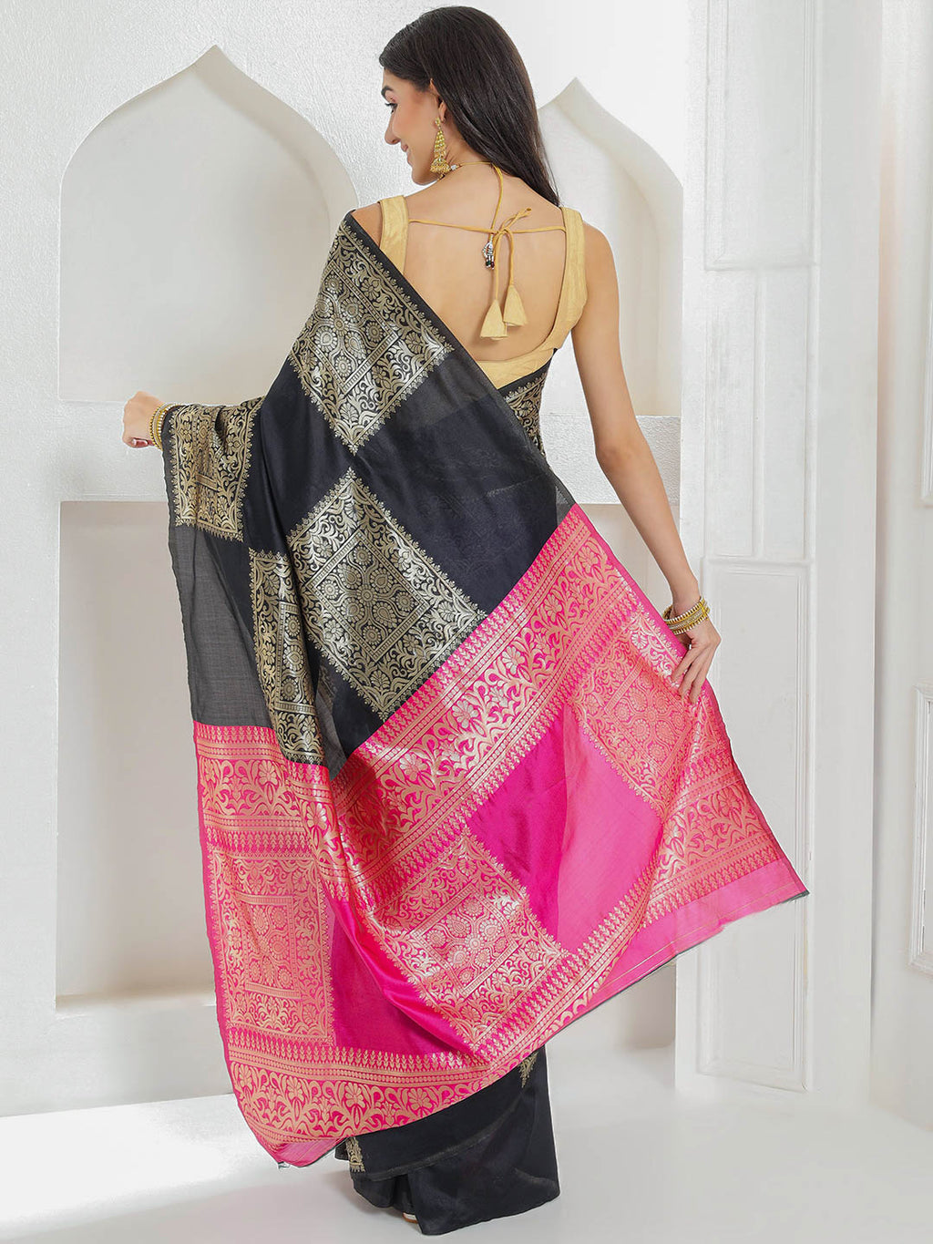 Silk Jacquard Zari Kanjeevaram Saree - Deep Black & Magenta Pink