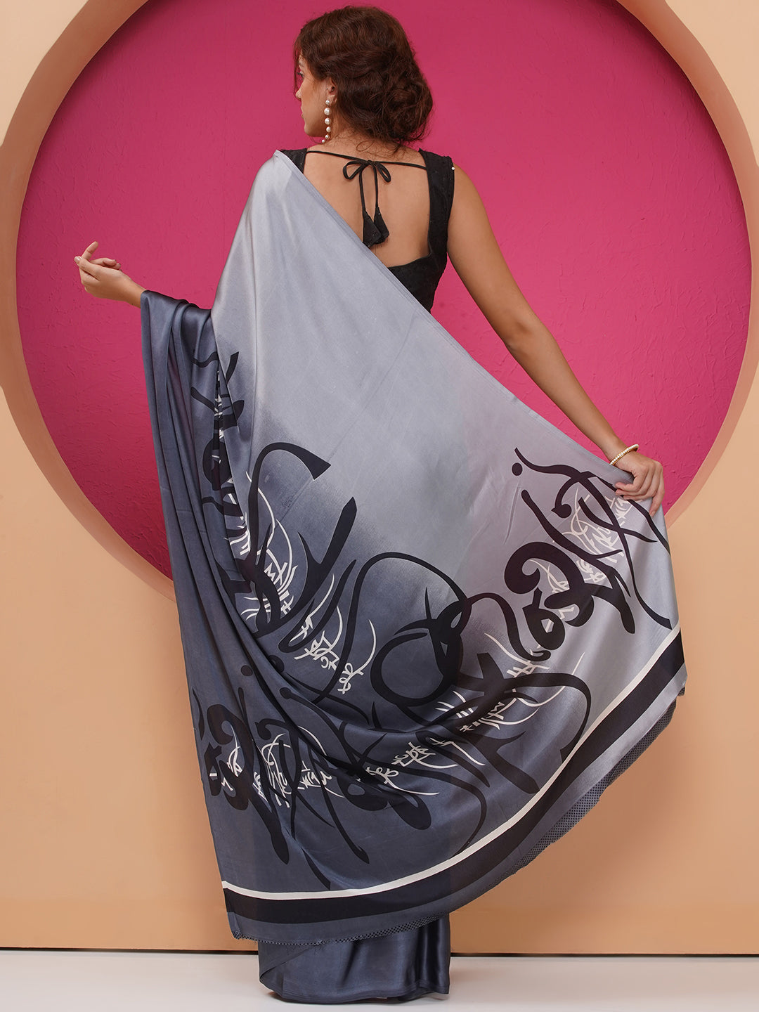 Graphic Printed Crepe-Silk Saree - Duel-Tone Grey