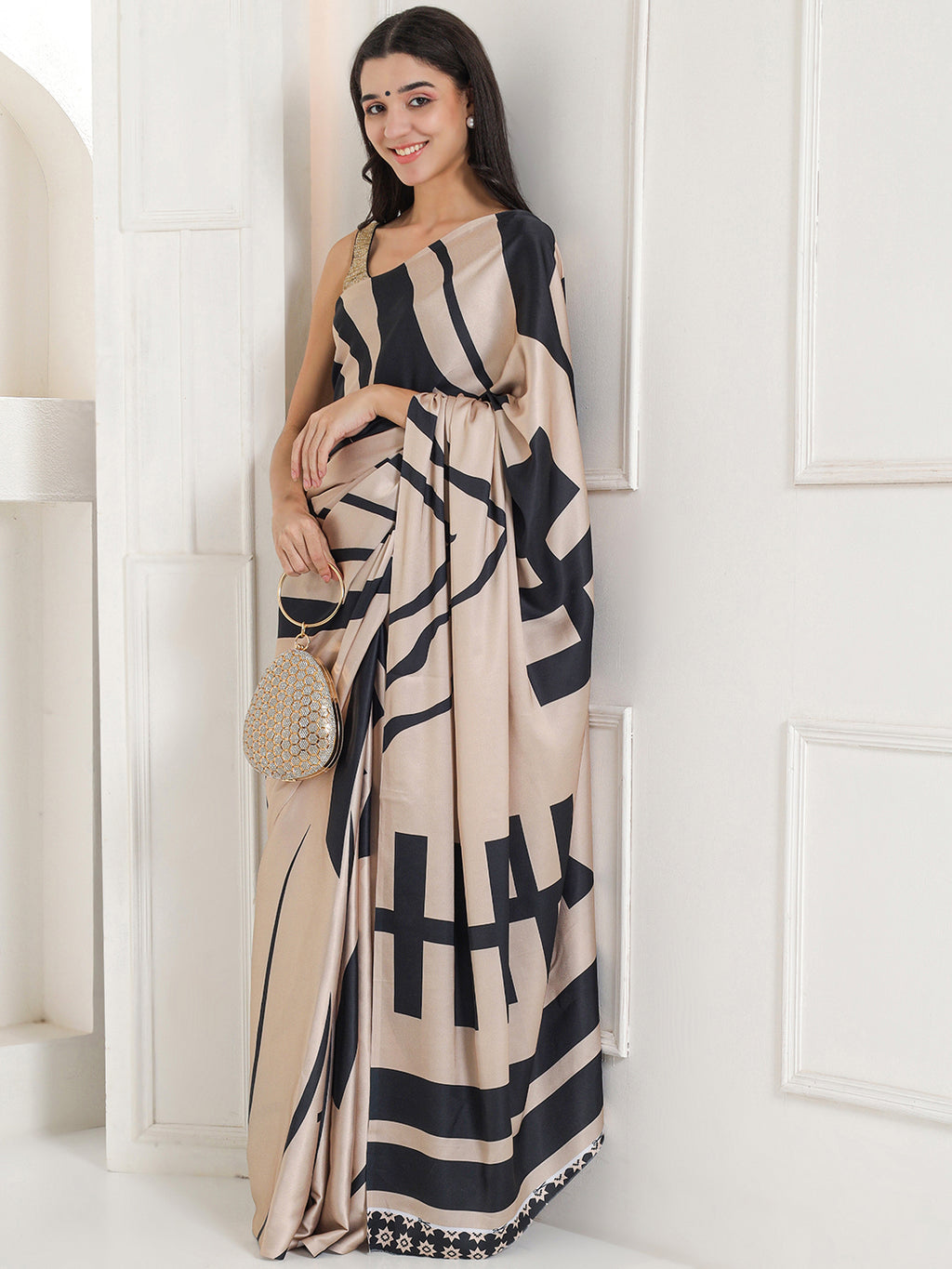 Graphic Printed Crepe-Silk Saree - Beige & Black