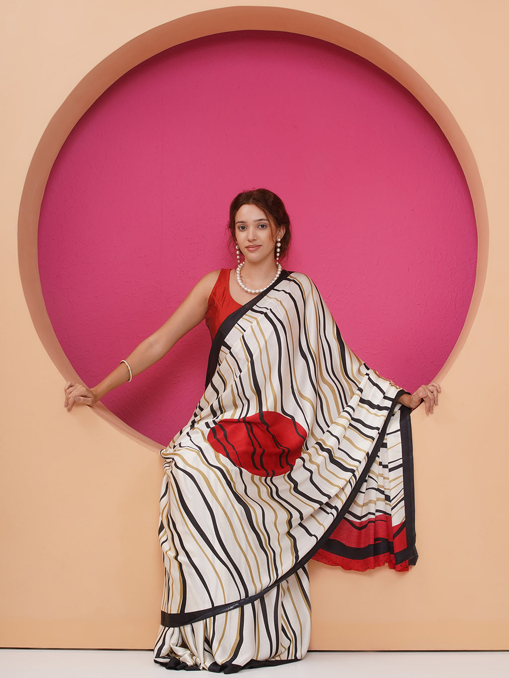 Graphic Printed Crepe-Silk Saree - Cream & Red