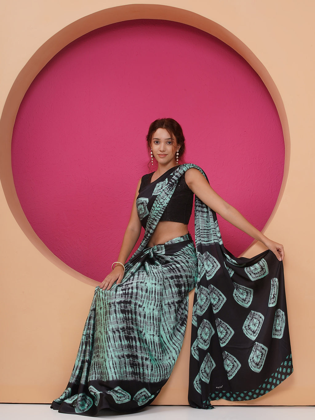 Graphic Printed Crepe-Silk Saree - Black & Sage Green