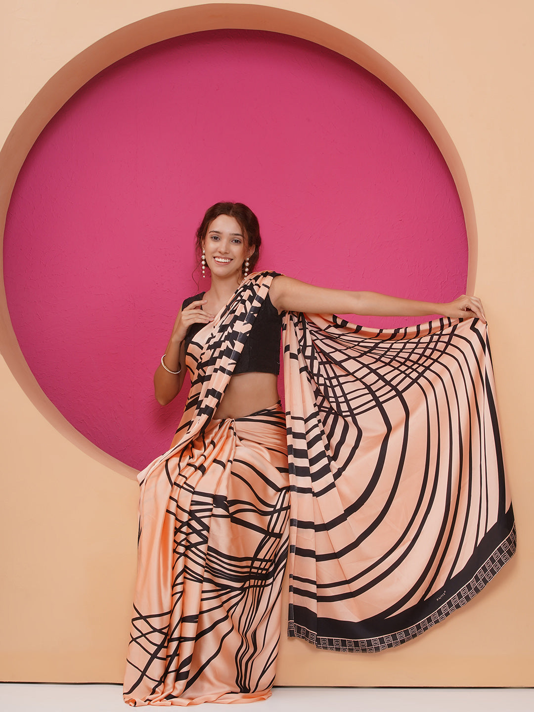 Graphic Printed Crepe-Silk Saree - Peach