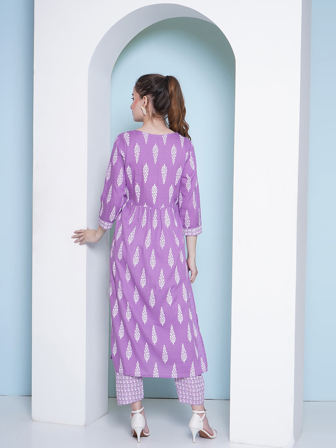 Nyra Cut Kurti & Pant Set - Purple