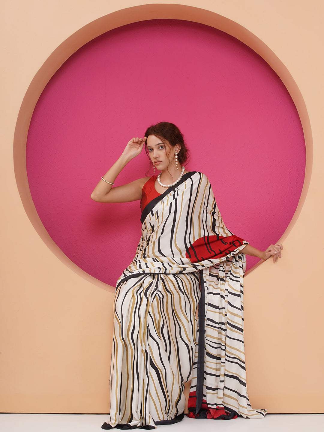 Graphic Printed Crepe-Silk Saree - Cream & Red