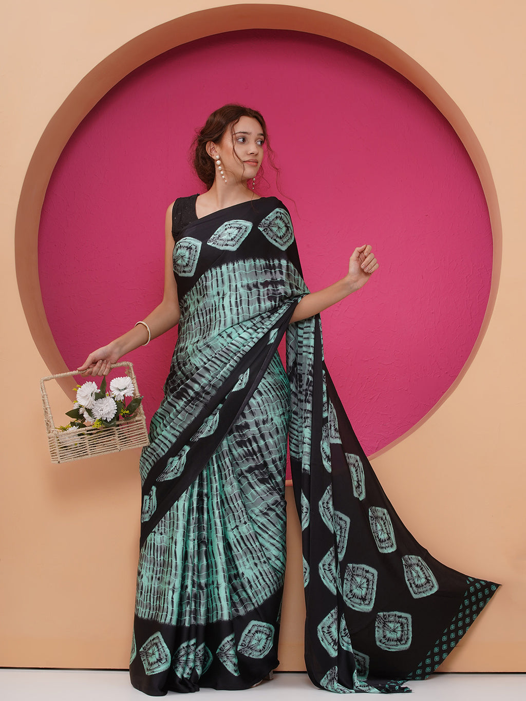 Graphic Printed Crepe-Silk Saree - Black & Sage Green