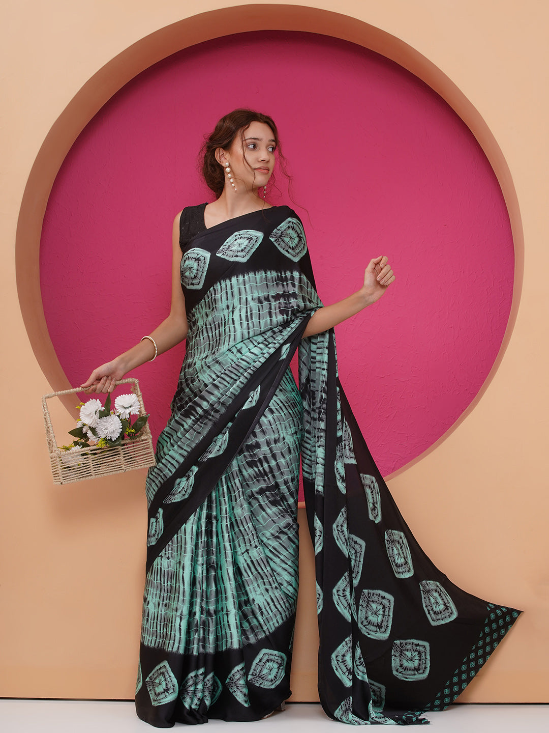 Graphic Printed Crepe-Silk Saree - Black & Sage Green