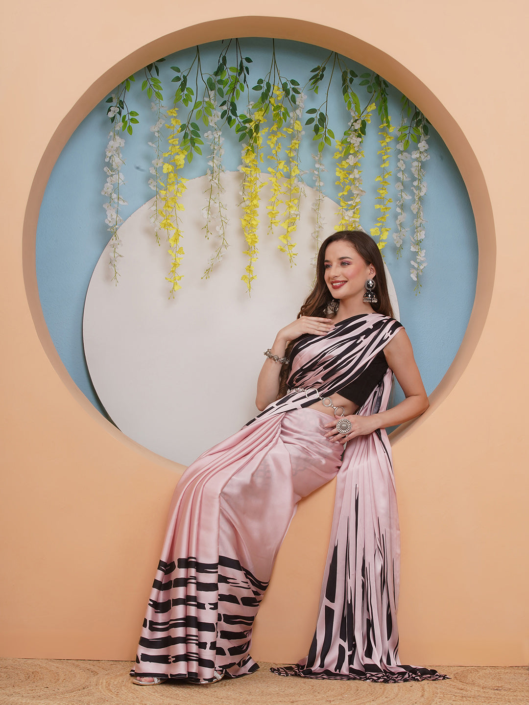 Graphic Print Crepe-Silk Saree - Peach & Black