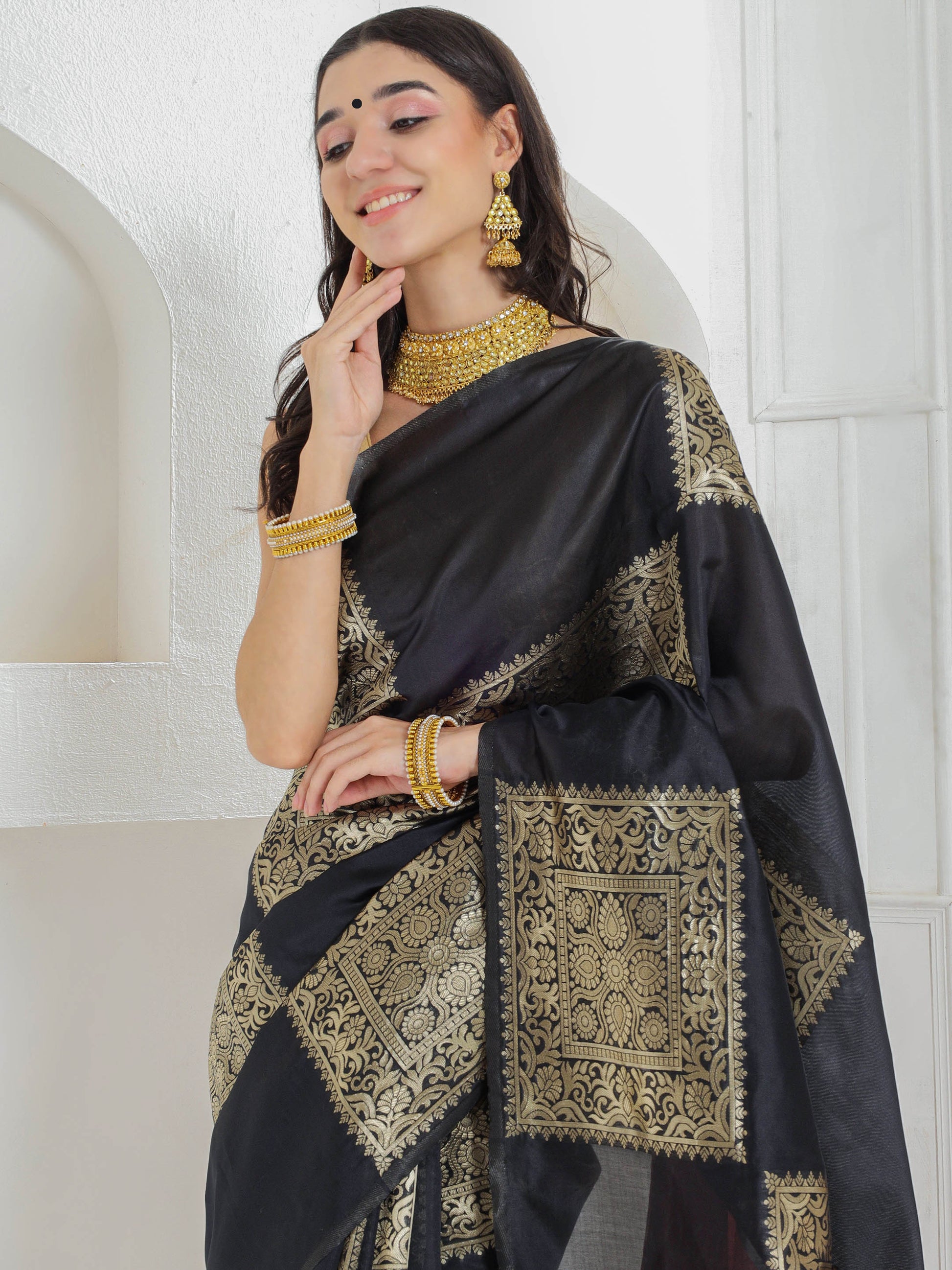 Silk Jacquard Zari Kanjeevaram Saree - Deep Black & Magenta Pink