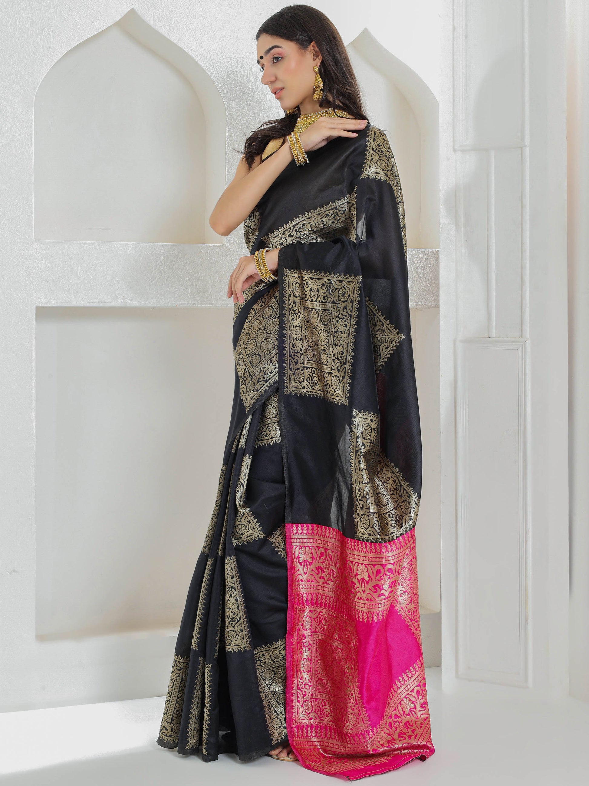 Silk Jacquard Zari Kanjeevaram Saree - Deep Black & Magenta Pink